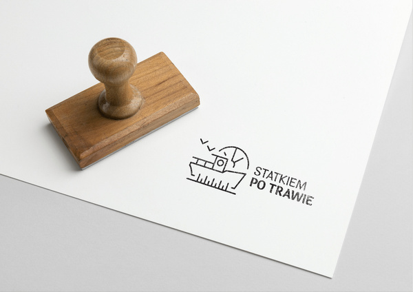 Logo Statkiem Po Trawie